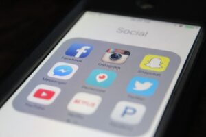 Jak stworzyć skuteczną strategię reklamową na Snapchacie?